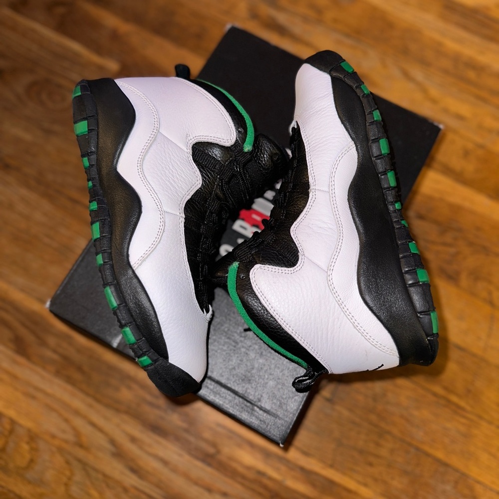 Grade School Air Jordan 10 - Picture 2 of 4